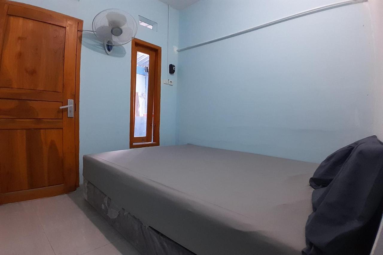 Spot On 93410 Wisma Bintang Jepara Esterno foto