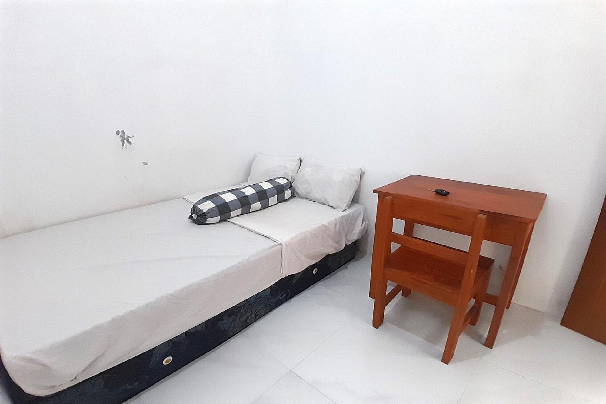 Spot On 93410 Wisma Bintang Jepara Esterno foto